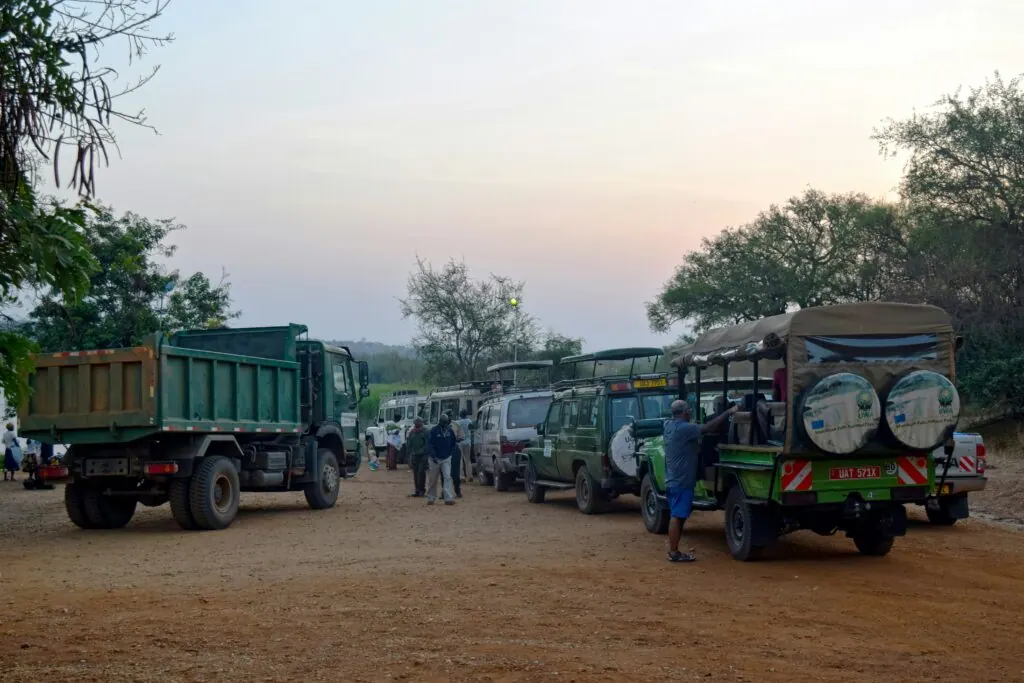 Cameron Facilities coordinating camp mobilisation logistics for a mining project